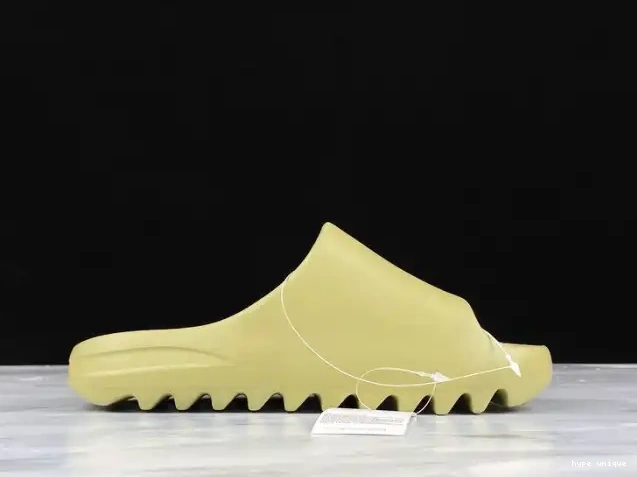 hype Yeezy Slides 'Resin' Adidas FX0494 0605